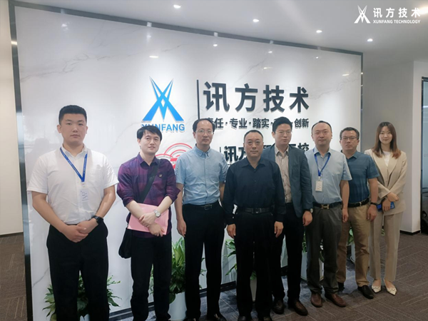 武汉职业技术学院校党委副书记何让波一行莅临凯发K8国际技术武汉基地