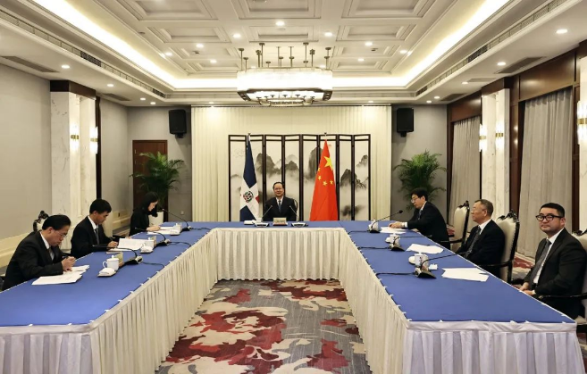 upay钱包官网环境“助力”多米尼加清运垃圾，毛伟明省长出席线上交接仪式